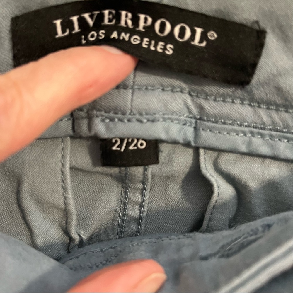 Liverpool Women's Light Blue-Gray Pond Blue Shorts. Women’s Size 2. - Picture 4 of 7